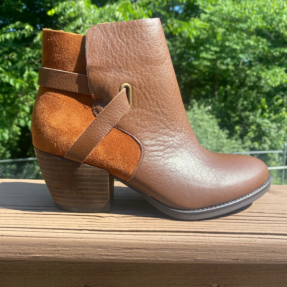 NWT American Rag size 5.5 booties